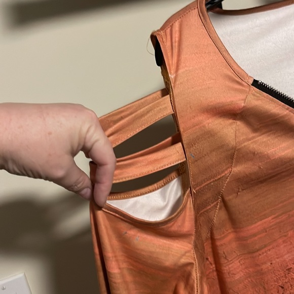 3x orange with flower shoulderless slim fit. - Picture 4 of 5